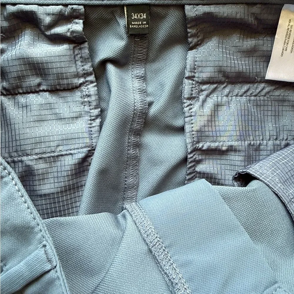 Men's Banana Republic Blue Performance Commuter Pants. Lightweight. Functional
